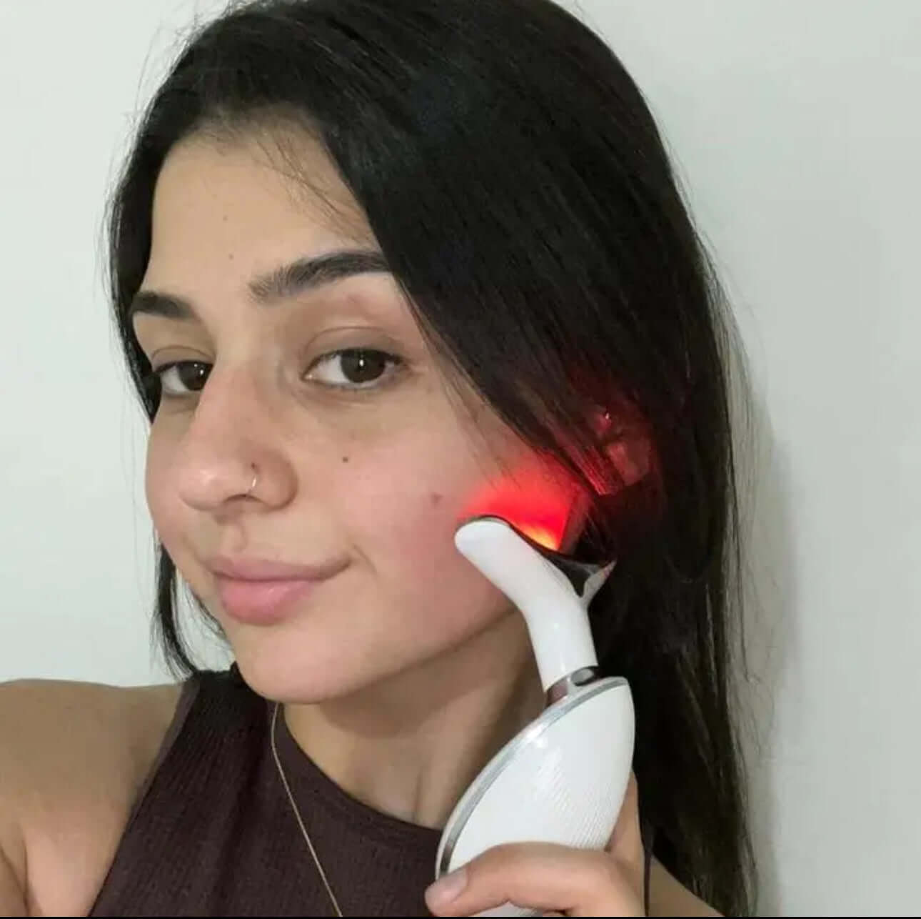 Beauty Device Anti Wrinkles being used on the face to reduce wrinkles and improve skin appearance.